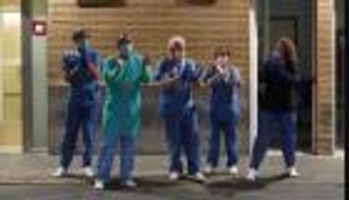 حملة تصفيق مغربية من الشرفات لدعم مواجهة كورونا