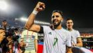 بسبب كورونا.. محرز يطالب الجزائريين بالتزام منازلهم