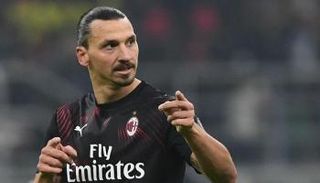 زلاتان إبراهيموفيتش مهاجم ميلان