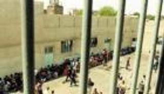 فرار 23 معتقلا من سجن غرب إيران