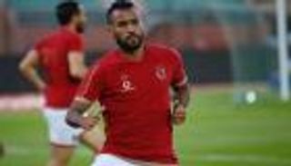 الأهلي المصري يبلغ حسام عاشور بقرار رحيله