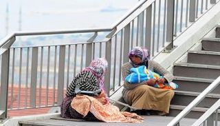 غلاء المعيشة تسبب في اتساع الفقر بإسطنبول