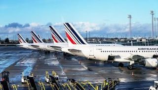 أسطول طائرات يتبع الطيران الفرنسي