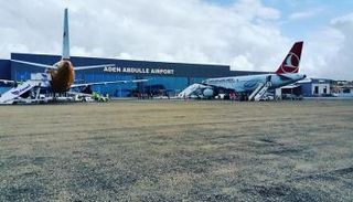 استئناف مؤقت للطيران في الصومال