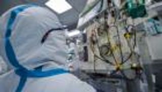 طبيب يحذر: كورونا يتوعد بريطانيا بمأساة أسوأ من إيطاليا