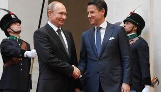 لقاء سابق بين فلاديمير بوتين وجوزيبي كونتي