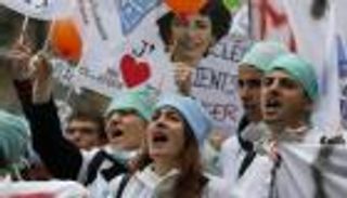 "السجن عامين" عقوبة محتملة لوزراء فرنسيين بسبب كورونا