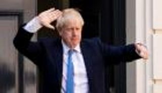 جونسون يفاجئ طفلة ألغت عيد ميلادها خشية كورونا