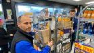 أندية البريمييرليج تتسابق على الأعمال الخيرية