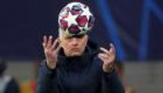 مورينيو يضحي بنجم توتنهام لإعادة بناء الفريق