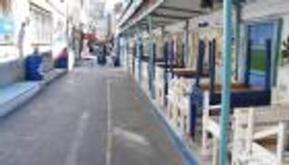 إجازة بلا أجور وتجاهل حكومي.. كورونا يعمق جراح الأتراك