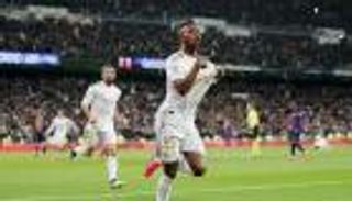 نحس مارس يضرب فينيسيوس مجددا بيد كورونا