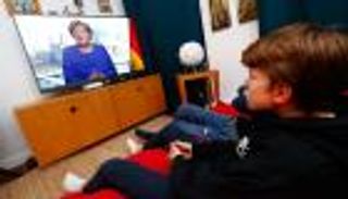 ميركل بالحجر الصحي.. كيف تحكم "المرأة الحديدية" من المنزل؟