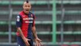 ناينجولان يختار ثلاثي الوسط الأفضل في العالم