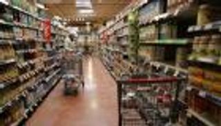 لوقايتهم من كورونا.. متاجر مصرية تخصص ساعة يوميا لكبار السن