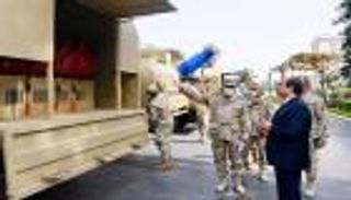 السيسي يتفقد أجهزة "مطورة" بمصر لمواجهة كورونا