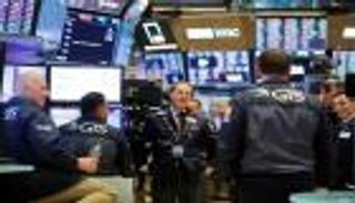 وول ستريت تواصل ارتفاعها بدعم حزمة تحفيز أمريكية