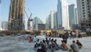 "كورونا المستجد" يزيد معاناة العمال في قطر