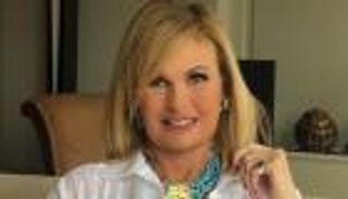 يسرا تدعو لمواجهة كورونا بالتفاؤل: افرحوا و"خليكم في البيت"