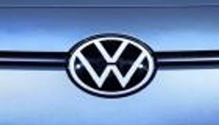 "فولكسفاجن" تترقب فرصة استئناف العمل في مصنع الشاحنات