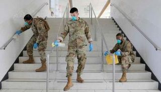 الجيش الأمريكي يجري عمليات تعقيم ضد كورونا - أرشيفية