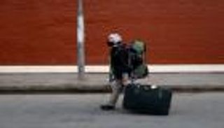 سياسيون يهاجمون وزير خارجية لبنان: عودة العالقين واجب الحكومة