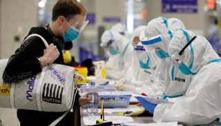 يجب استشارة الطبيب في حالة ارتفاع الحرارة بشدة وصعوبة التنفس