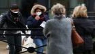 فرنسا تمدد العزل التام لمواجهة انتشار كورونا