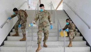 الجيش الأمريكي يجري عمليات تعقيم ضد كورونا - أرشيفية