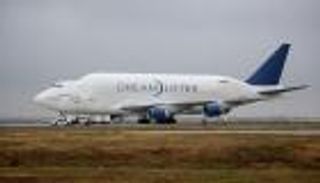 "حاملة الأحلام".. الطائرة الأمريكية الأضخم تقتحم حرب كورونا