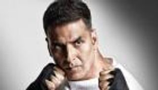 أكشاي كومار يطالب جمهوره بالبقاء في المنزل: كورونا ليس مزحة