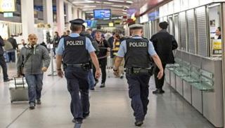 عنصران من الشرطة الألمانية - أرشيفية