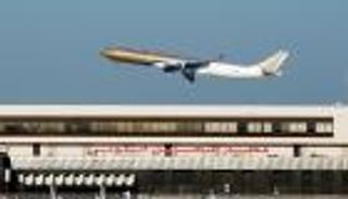 البحرين ترتب رحلة إجلاء لمواطنيها من قطر وتطالب الدوحة بعدم التدخل