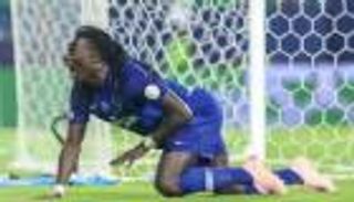 3 عوامل تدفع الهلال السعودي للاحتفاظ بالأسد جوميز