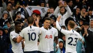 لاعبو توتنهام