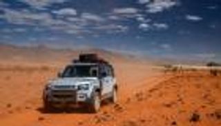 لاند روفر Defender تعود للحياة بقدرات هائلة 