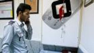 اعتقال شاب اتصل بالمطافئ 1900 مرة في إيران