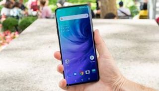 شاشات متطورة لهواتف الجيل الخامس