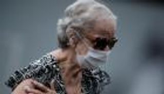 هيئة فرنسية تحذر من آثار جانبية خطيرة لعلاجات كورونا