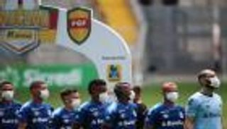 أيام الكرة والكورونا.. الأزمة أكبر من الحجر الصحي