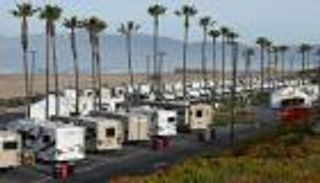 100 منزل نقال لمشردي لوس أنجلوس المصابين بكورونا