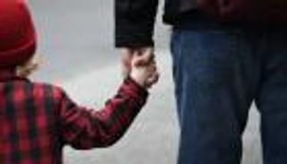 "الداخلية" الإيطالية تتحدى كورونا بـ"ساعة هواء" للأطفال