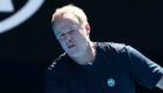 لاعب تنس سابق ينضم إلى هازمي فيروس كورونا