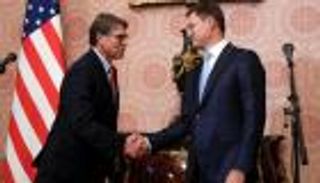 محادثات طاقة روسية أمريكية.. وترامب: النفط أرخص من الماء