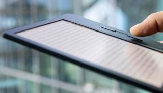 كورونا يضاعف مبيعات الكتب الإلكترونية في فرنسا