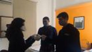 لبنان يواجه كورونا بدروس اليوجا والطهي و"بيتنا بيتك"