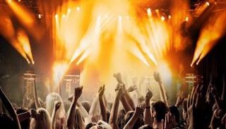 الحفلات الموسيقية تعقد عبر التطبيقات على الانترنت