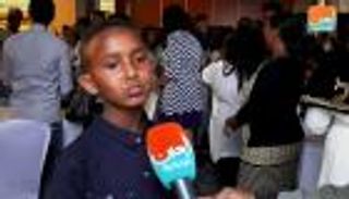 طفل إثيوبي نابغة.. أهدى العالم 4 كتب في الفلك والفيزياء