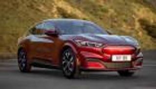 ألفا روميو الإيطالية تحيل "جوليتا" إلى التقاعد بعد رحلة 10 سنوات