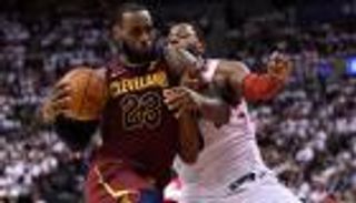 مقصلة رواتب النجوم تصل لدوري السلة الأمريكي